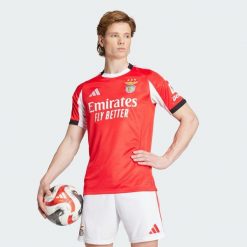 Koszulka Benfica 25/26 Home. Czerwone t-shirty sportowe męskie Adidas, bez ramiączek, do piłki nożnej. Za 439.00 zł.