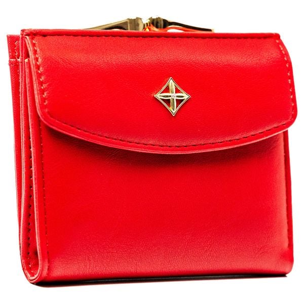 Mały portfel damski wykonany ze skóry ekologicznej w czerwonym kolorze, zamykany na zatrzask i bigiel Milano Design SF-1815-DNM. Czerwone portfele damskie MILANO DESIGN, bez wzorów, ze skóry ekologicznej. Za 35.99 zł.