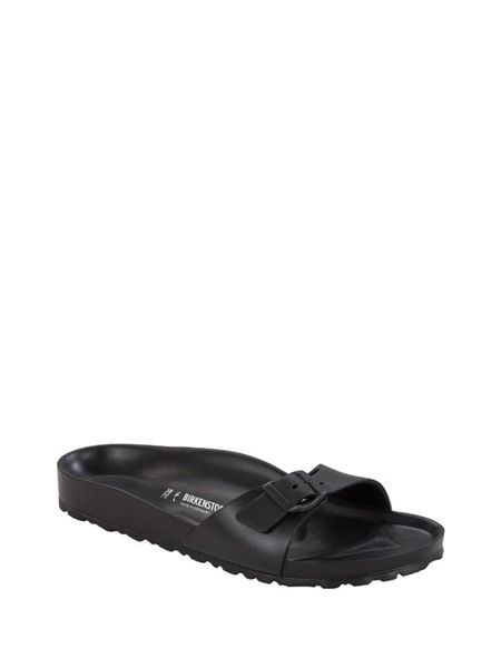 Birkenstock Klapki w kolorze czarnym rozmiar: 39. Czarne klapki damskie Birkenstock, bez wzorów, bez obcasa. Za 182.72 zł.