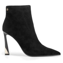 Botki Eva Minge. Czarne botki damskie Eva Minge, bez obcasa, na szpilce, bez zapięcia. Za 479.99 zł.