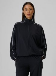 4F Bluza dresowa loose bez kaptura damska - czarna XS. Czarne bluzy sportowe damskie 4f, l, bez wzorów, z dresówki. Za 179.99 zł.