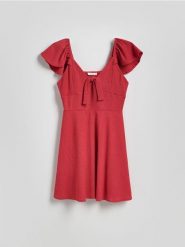 Sukienka mini z wiązaniem - czerwony. Czerwone sukienki damskie Reserved, l, bez wzorów, z dzianiny, bez kołnierzyka, bez ramiączek, mini, rozkloszowane. Za 69.99 zł.