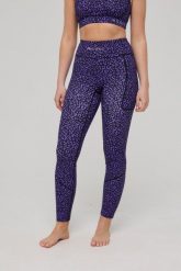 Legginsy Infinite z wysokim stanem – fioletowa panterka. Fioletowe legginsy damskie OOSC, s, bez wzorów, z materiału. Za 245.99 zł.