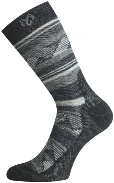 Skarpety merino WLI. Zielone skarpetki damskie LASTING, bez wzorów, z elastanu. Za 65.00 zł.