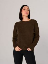 Sweter - brązowy. Brązowe swetry klasyczne damskie Sinsay, l, bez kołnierzyka. W wyprzedaży za 27.99 zł.