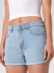 Szorty jeansowe mom high waist - niebieski. Niebieskie szorty damskie Sinsay, bez wzorów, z bawełny, z podwyższonym stanem. W wyprzedaży za 37.99 zł.
