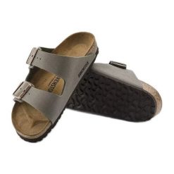 Klapki BIRKENSTOCK Arizona Bs 0151213 brązowe. Brązowe klapki damskie bez wzorów, z materiału, bez obcasa. Za 576.26 zł.