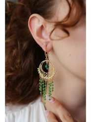 L'Atelier de Gaia Pozłacane kolczyki z malachitami rozmiar: onesize. Zielone kolczyki damskie L'Atelier de Gaia, z malachitem, pozłacane, z zapięciem typu bigiel. Za 60.99 zł.