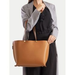 Torebka GINO ROSSI. Brązowe torebki klasyczne damskie Gino Rossi, bez wzorów, bez dodatków. Za 469.99 zł.
