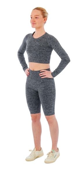 Damski zestaw sportowy Xtreme - krótkie spodenki + sportowy Croptop - Antracyt. Szare spodenki sportowe damskie XTREME SOCKSWEAR, s, z materiału, na fitness i siłownię. Za 190.74 zł.