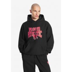 Bluza sportowa męska Prosto Chicago z kapturem. Czarne bluzy sportowe męskie Prosto., bez wzorów, sportowe, bez kołnierzyka, bez ramiączek. W wyprzedaży za 211.99 zł.