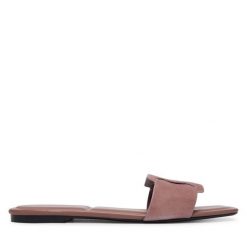 Klapki Calvin Klein. Brązowe klapki damskie CALVIN KLEIN, bez wzorów, bez obcasa. Za 409.99 zł.