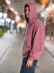 Bluza z kapturem - fioletowy. Fioletowe bluzy z kapturem męskie Sinsay, l. W wyprzedaży za 27.99 zł.