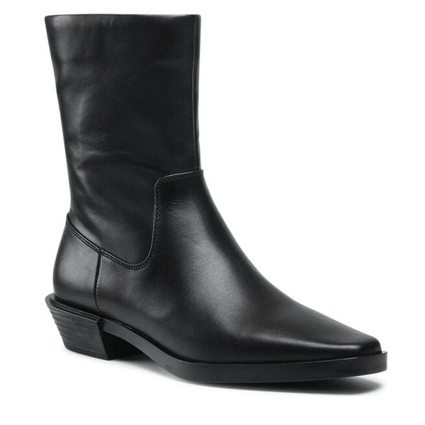 Botki GINO ROSSI. Czarne botki damskie Gino Rossi, bez obcasa, na płaskiej podeszwie, bez zapięcia. Za 319.99 zł.