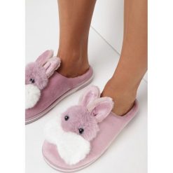 Różowe Kapcie Chlorythia. Czerwone kapcie damskie Born2be, z weluru. Za 29.99 zł.