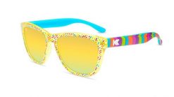 Okulary przeciwsłoneczne dla dzieci - kategoria 3 z polaryzacją - Pinata Party. Brązowe okulary przeciwsłoneczne dziecięce KNOCKAROUND. Za 130.90 zł.