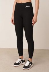 Czarne Legginsy w Prążki z Wysokim Stanem Ozdobione Haftowanym Napisem Aegerine. Czarne legginsy damskie Born2be, m, z aplikacjami, z jeansu. Za 29.99 zł.