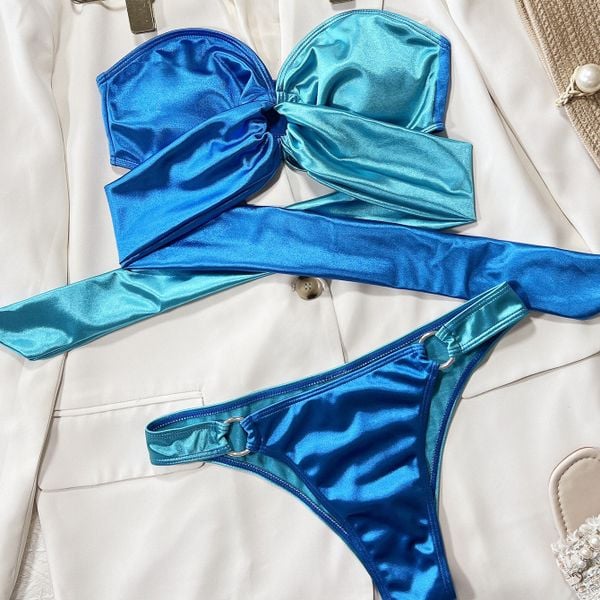 Bikini bandeau dwuczęściowe regulowane na plażę i basen Zariah. Bikini damskie Intica, bez wzorów. Za 139.00 zł.