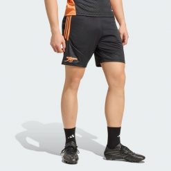 Spodenki treningowe Arsenal FC 26/27 Tiro. Czarne szorty męskie Adidas, z materiału, bez kołnierzyka. Za 264.31 zł.