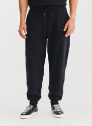 PAKO LORENTE - Spodnie dresowe w czarnym kolorze. Czarne spodnie dresowe męskie Pako Lorente, bez wzorów, z bawełny. Za 99.99 zł.