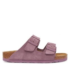 Klapki Birkenstock. Czerwone klapki damskie Birkenstock, bez wzorów, bez obcasa. Za 539.99 zł.