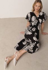 Czarna Wiskozowa Sukienka o Rozkloszowanym Kroju z Kopertowym Dekoltem Morgassa. Czarne sukienki damskie Born2be, na co dzień, na lato, l, bez wzorów, z materiału, casualowe, bez kołnierzyka, bez ramiączek, midi, kopertowe. Za 79.99 zł.