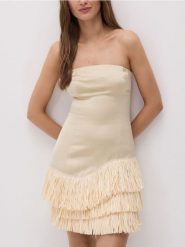 Sukienka bandeau z frędzlami - kremowy. Białe sukienki damskie Reserved, l, bez wzorów, z wiskozy, bez kołnierzyka, bez ramiączek, dopasowane. Za 319.99 zł.