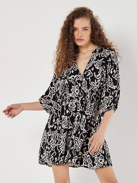 Apricot Sukienka w kolorze czarno-białym rozmiar: XL. Czarne sukienki damskie Apricot, na imprezę, s, bez wzorów, z wiskozy, klasyczne, bez kołnierzyka, bez ramiączek, mini. Za 74.11 zł.