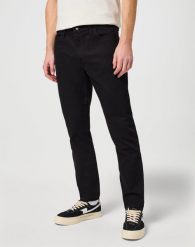 MĘSKIE SPODNIE JEANSOWE WRANGLER RUSTLER SLIM BLACK RINSE CZARNE W10ERD107 112342562. Czarne spodnie wizytowe męskie Wrangler, z bawełny. Za 179.99 zł.