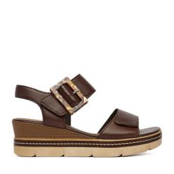 Sandały Remonte. Brązowe sandały damskie Remonte, bez wzorów, bez obcasa, na koturnie. Za 379.99 zł.