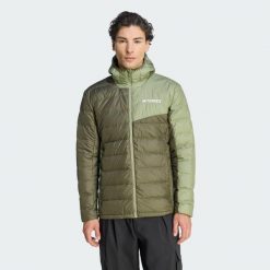 Kurtka z kapturem Terrex Multi Light Down CLIMAWARM. Brązowe kurtki męskie Adidas, bez wzorów, z kapturem. Za 649.00 zł.