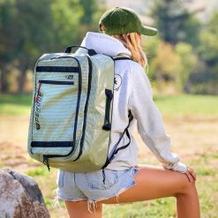 Plecak Duffel 40L – Zielony. Zielone plecaki damskie FEROCE, bez wzorów, sportowe. Za 379.89 zł.