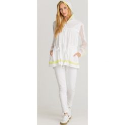 KURTKA Twinset U&B. Białe kurtki damskie Twinset U&B, m, bez wzorów, z kapturem. Za 449.40 zł.