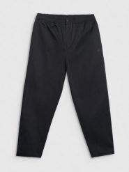 4F Spodnie casual męskie - czarne XL. Czarne spodnie materiałowe męskie 4f, bez wzorów, z tkaniny, casualowe. Za 189.99 zł.