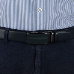 Pasek męski skórzany 3,5 cm klamra automatyczna Beltimore granatowy 02-592 : Kolory - granatowy, Rozmiar pasków - r.115-130 cm. Niebieskie paski męskie bez wzorów, ze skóry, wizytowe. Za 64.99 zł.