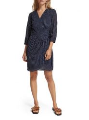 Scotch & Soda Sukienka w kolorze granatowym rozmiar: 34. Niebieskie sukienki damskie Scotch & Soda, bez wzorów, bez kołnierzyka, bez ramiączek, mini. Za 100.99 zł.