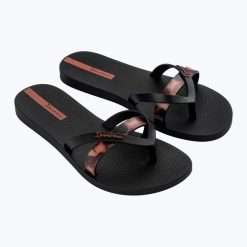 Japonki damskie Ipanema Kirei Chic. Czarne klapki damskie Ipanema, bez wzorów, bez obcasa. Za 74.25 zł.