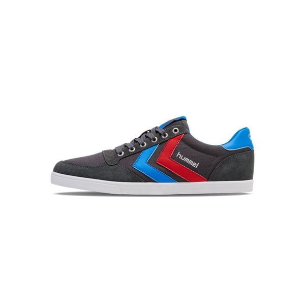 Buty sportowe dla dorosłych Hummel Slimmer stadil. Czerwone buty sportowe na co dzień damskie HUMMEL, bez wzorów, trekkingowe. Za 286.50 zł.