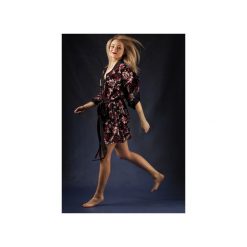 SZLAFROK KIMONO w orientalne kwiaty. Czarne szlafroki damskie Intime, m, bez wzorów, z tkaniny. Za 249.00 zł.
