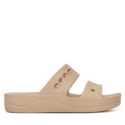 Klapki Crocs. Brązowe klapki damskie Crocs, bez wzorów, bez obcasa. Za 199.99 zł.