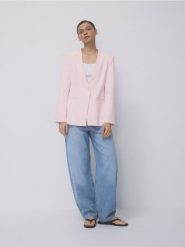 Jednorzędowa marynarka - pastelowy róż. Czerwone marynarki i żakiety damskie Reserved, l, bez wzorów, z tkaniny. Za 199.99 zł.