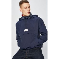 Tommy Jeans - Kurtka. Niebieskie kurtki męskie Tommy Jeans, m, bez wzorów, z jeansu, z kapturem. W wyprzedaży za 319.90 zł.