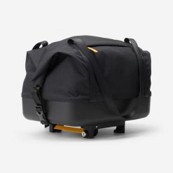 Torba rowerowa na bagażnik Btwin B'CLIP 40 l. Czarne torebki klasyczne damskie Decathlon, bez wzorów, bez dodatków. Za 289.99 zł.