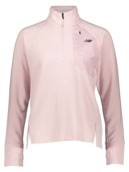 New Balance Koszulka funkcyjna w kolorze czarnym rozmiar: S. Czarne bluzki sportowe damskie New Balance, s, z materiału, bez kołnierzyka, bez ramiączek. Za 152.62 zł.