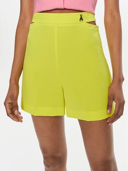 Patrizia Pepe Szorty materiałowe 2P1594/A049-Y452 Żółty Regular Fit. Żółte szorty damskie Patrizia Pepe, bez wzorów, z materiału. Za 1,139.00 zł.