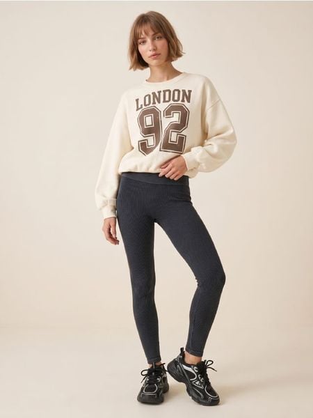 Prążkowane legginsy z wysokim stanem - szary. Szare legginsy damskie Sinsay, l, bez wzorów, prążkowane. Za 39.99 zł.