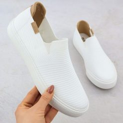 Tenisówki tekstylne slip on białe Big Star RR274717. Białe trampki i tenisówki damskie Big Star, bez wzorów, z tkaniny. Za 99.00 zł.