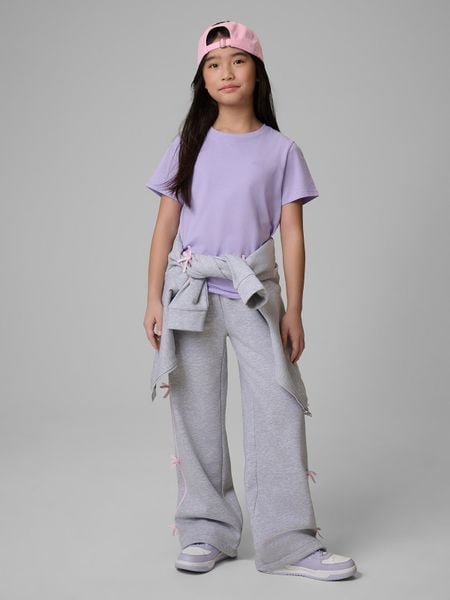 4F T-shirt regular gładki dziewczęcy - fioletowy 128 (7-8 lat). Fioletowe koszulki dziewczęce 4f, bez wzorów, z bawełny, bez ramiączek. Za 29.99 zł.