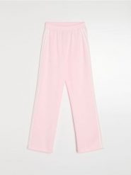 Spodnie carrot z miękkiej dzianiny scuba z lampasem - różowy. Czerwone spodnie materiałowe damskie Sinsay, bez wzorów, z dzianiny. Za 49.99 zł.