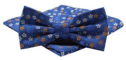 Mucha Męska Alties z Poszetką - Wzór Kwiatowy, Niebieska. Niebieskie krawaty i muchy męskie Alties, bez wzorów, eleganckie. Za 54.00 zł.